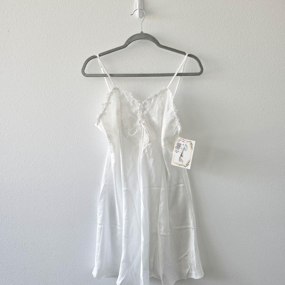 Vintage White Satin Dentelle Chemise Sz Large